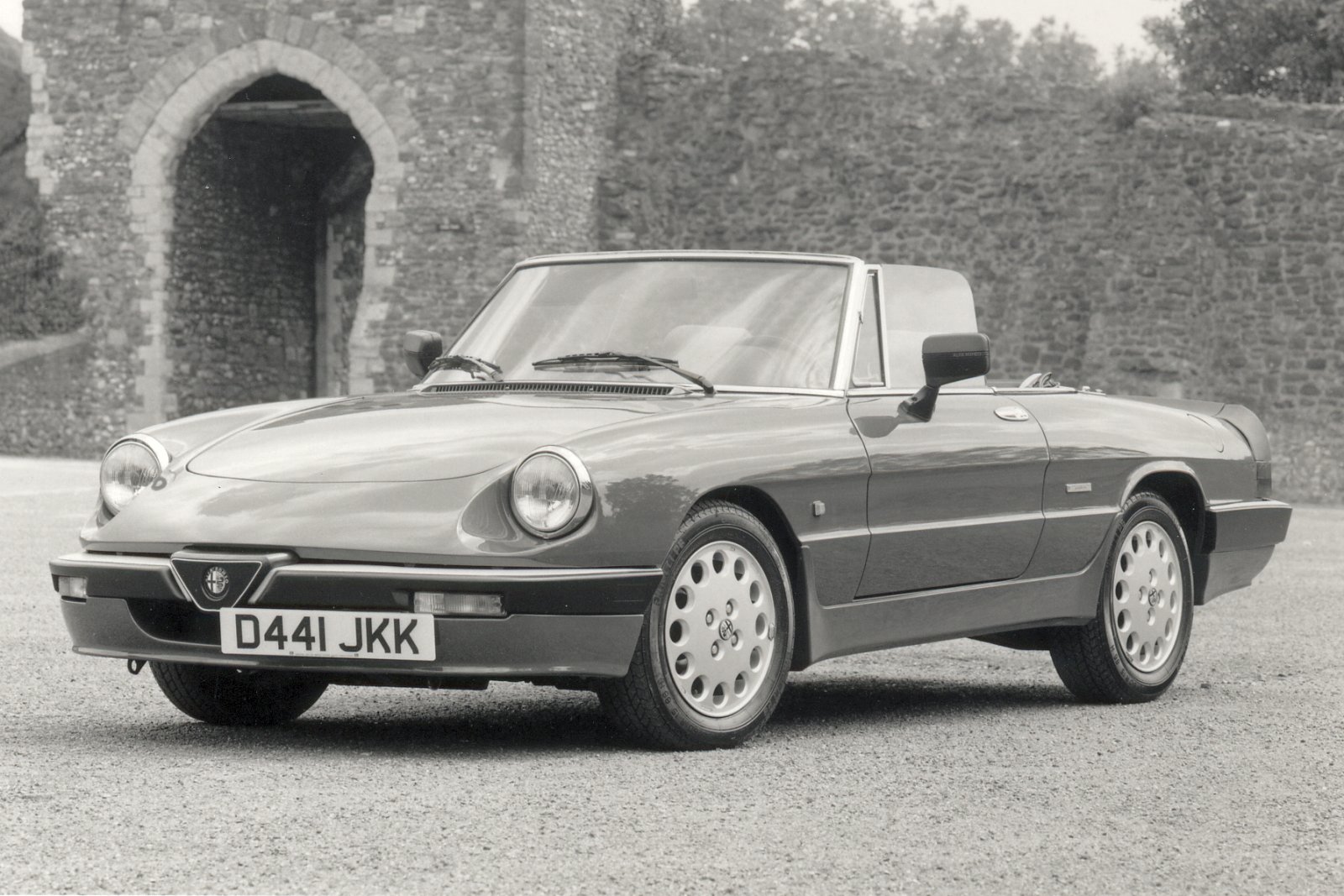 Alfa Romeo Spider (1966 - 1993) review | Exchange and Mart